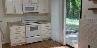 Room in 2 Bedroom Home at Wedgewood Dr Gallery 3