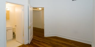 5335-5345 S. Kimbark Ave. Gallery 35