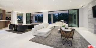 900 North Hillcrest Road Gallery 9