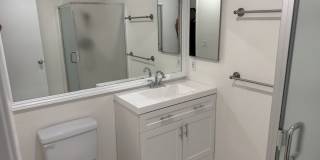 Beautifully Renovated 2 + 2.5 Santa Monica Condo townhouse Gallery 19