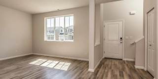Like New 4 Bed Home Near Old Mill with A/C, Pool Access Gallery 6