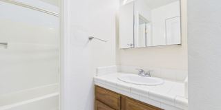 Sumaya Condo 2 Bed/2 bath with Fireplace. Includes washer and dryer Gallery 13