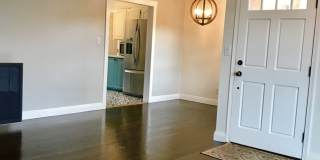 Lovley 3 bedroom 1 bath House, Fantastic views! Front and backyard Gallery 23