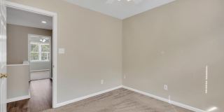 Spacious 4BR/2.5 Bath in the Jacksonville Commons Area Gallery 21