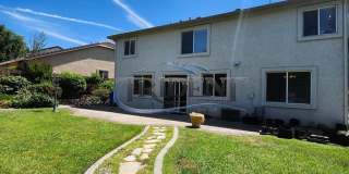 Beautiful 4 bedroom, 2 ½ bath, 2 story house Gallery 26