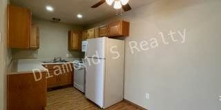 Cute 2 Bed Duplex Available Now - 2 bed, 2 bath, 1 car garage! Gallery 7