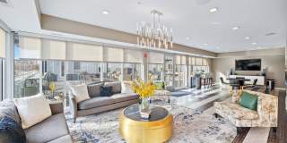 The Maxwell Downtown Des Moines Gallery 102