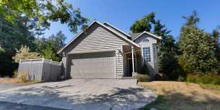 West Linn Single Family 3 Bd/2.5 Bth w/ Basement/Bonus Room. Gallery 1