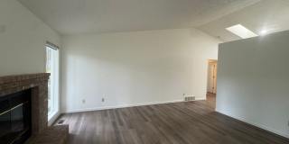 Charming 2 Bed, 2 Bath Duplex near Riverside State Park! Gallery 14