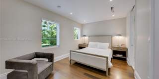 520 N Parkway Gallery 25