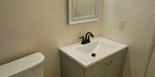 2 Bed WITH OFFICE 1 Bath AND WASHER/DRYER HOOK UP! Gallery 8