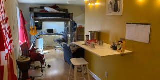 Spacious 2 bed/3 bath Home near Switchyard Park! Gallery 36