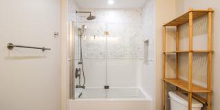 Luxury Annual Rental with Resort-Style Pool on Longboat Key Gallery 24