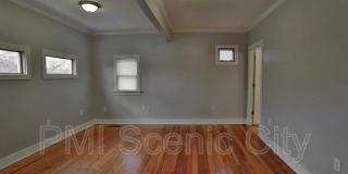 513 Lytle St Gallery 42
