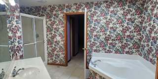 Executive 3+BR, 3BTH Rancher, 2car gar (with ALL utilities only $450/mo) and lawncare and snow removal provided! Gallery 19