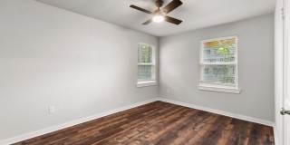 Beautifully Renovated Home Gallery 21