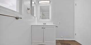 400-420 N. Oakland Ave. Gallery 38