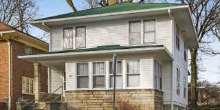 *Available August 2027!* 5 bedroom house downtown!! Recently Renovated! Gallery 1