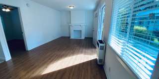 1685-1697 Summit St. / 109-137 E. Penn St. Gallery 21