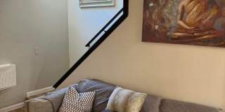 Golden Hill Living: Flexible 2BR Furnished or Unfurnished Options Gallery 6