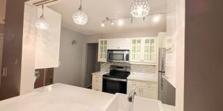 Beautifully Upgraded 2Bedroom Condo Now Available! Gallery 15