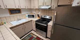 Large furnished 4 bedroom home with 2 car garage Gallery 43