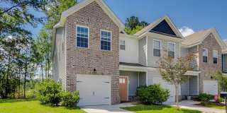 Amenities packed townhouse! Gallery 1