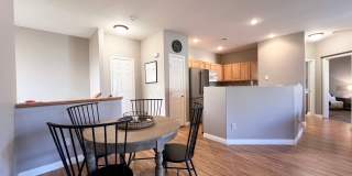 CHARMING FURNISHED 3BD/2BA CONDO W/ 2-CAR GARAGE! NEW FLOORING! Gallery 9