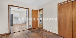 1525 Akron St. Gallery 22