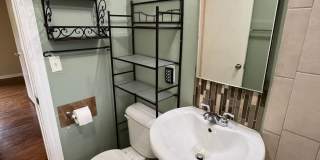 Cute 2 Bed 1 Bath Gallery 4