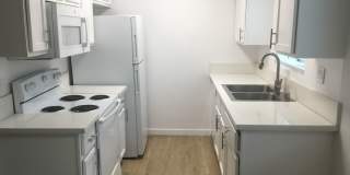 COMPLETELY REMODELED TOWNHOUSE FOR RENT Gallery 6