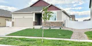 Ranch Style Home Near I-25 Gallery 1