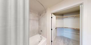 Renaissance Square Gallery 23