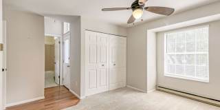 Students Welcome! Move In Special-$200 Off 1st Months Rent! Fantastic & Classy 2-Bed 2-Bath Ranch-Style 2nd Floor Condo Gallery 21
