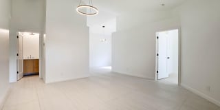 320 NE 42nd Street Gallery 9