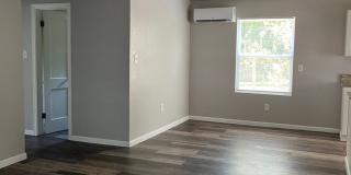 Spacious 3 Bed 1 bath home Gallery 10