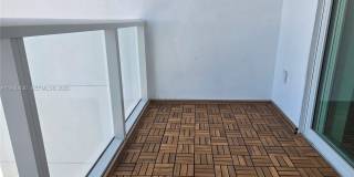 5880 Collins Ave Gallery 15