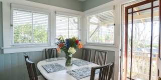 Charming Upper Floor 2 Bed / 1 Bath with Bonus Studio in a Prime Echo Park Location Gallery 9