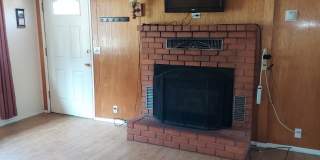 4 bedroom cabin with fireplace Gallery 6