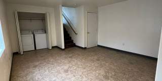 Tri-level 2 Bedroom, 1.5 Bathroom Duplex - Located near Sky Lakes and Oregon Tech! Tri-level 2 Bedroom, 1.5 Bathroom Duplex - Located near Sky Lakes and Oregon Tech! Gallery 5