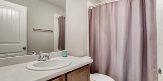 Evolve Real Estate: Beautiful House with Solar Panels  Available for Move in on August 5th! Gallery 11