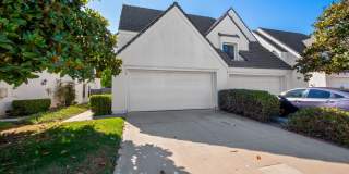 Renovated 2bed x 2.5bath Townhouse with Private Patio & 2-Car Garage Gallery 2