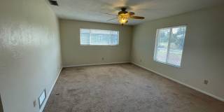 Spacious 3 Bedroom home in Pelican Bay- Golf Course View Gallery 25