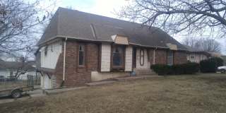 Corner Lot, Fenced yard, Large Master Suite Gallery 1