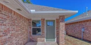 New Construction in Varenna Landing! Storm shelter and lawn care included! Gallery 4