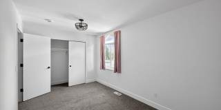 Charming 2BR Townhome in Aurora Gallery 15