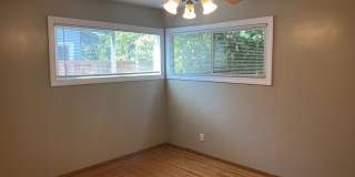 Stunning Three Bedroom House W/ Two Car Garage & Backyard!! Gallery 17