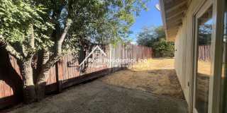 Spacious 2bd/1ba Duplex with Garage near American River College Gallery 16
