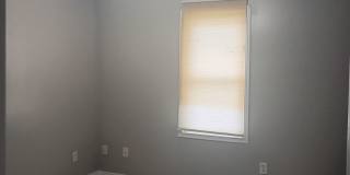 For Rent: 1213 W 17th St. 2 bedroom 1 bathroom Home! Nice porch! Nice back yard! New flooring! Washer & dryer hookups! Gallery 6