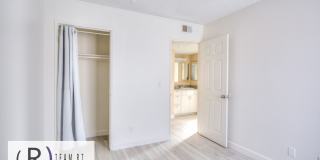 Gorgeous townhouse in a quiet 6-unit gated complex Gallery 34